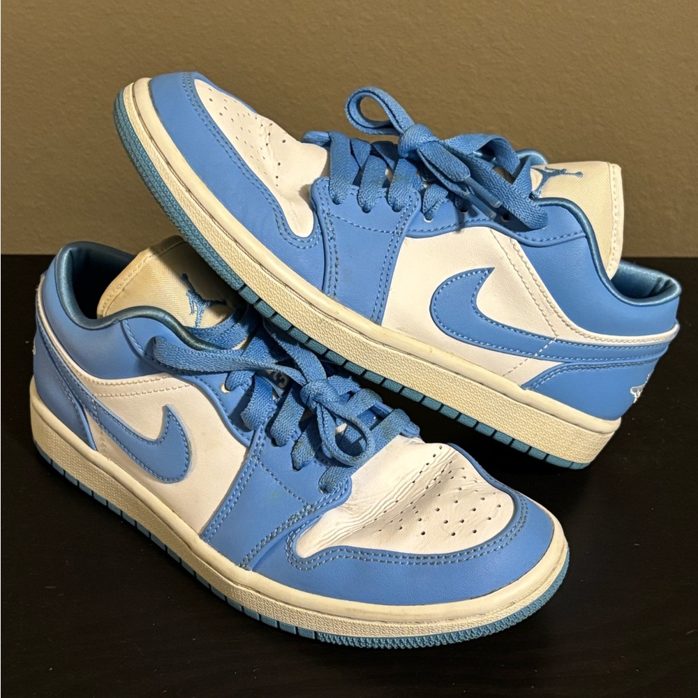 Air Jordan 1 Low UNC Women’s Size 7 / Men 5.5Y (2024) AO9944-441 University Blue
